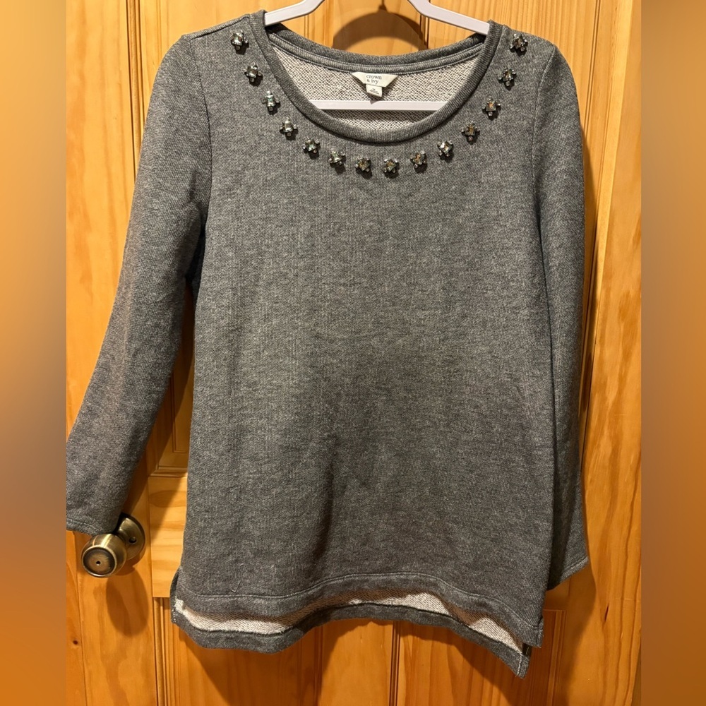 Crown & Ivy women's jewel embellished sweatshirt/tunic grey.